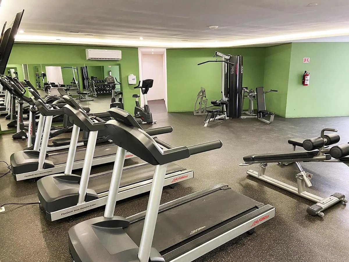 Studio W/Rooftop Pool Only 2 Mins From The Beach Playa del Carmen Apartment