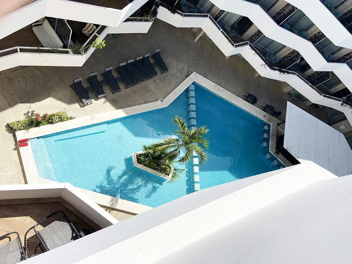 Studio W/Rooftop Pool Only 2 Mins From The Beach بلايا ديل كارمن المكسيك